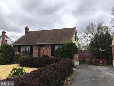 944 Greenbriar Ln, Springfield, PA 19064 - photo 2