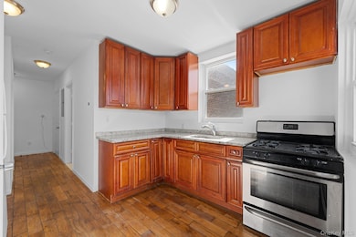 2037 Radcliff Ave, Bronx, NY 10462 - photo 7