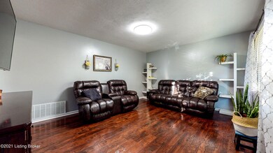 7003 John Paul Ln, Louisville, KY 40229 - photo 5