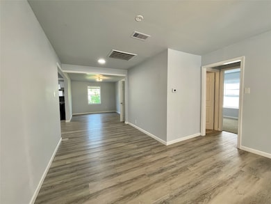 150 Huisache St, Lake Jackson, TX 77566 - photo 3