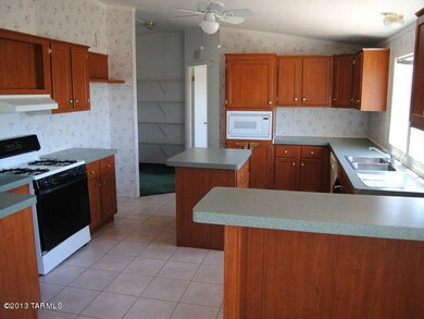 022-196807 KITCHEN
