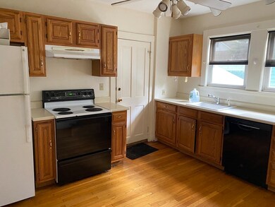 30 Menotomy Rd unit 2, Arlington, MA 02476 - photo 5