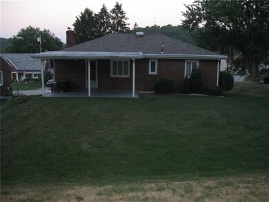 LEVEL REAR YARD