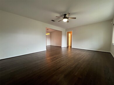 1428 W 43rd St, Houston, TX 77018 - photo 4