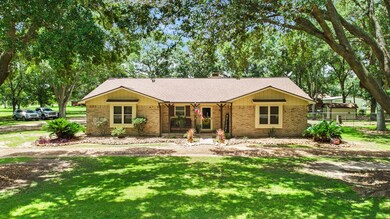 9051 Dixie Ln, Needville, TX 77461 - photo 5