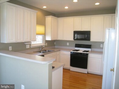 2445 Sugar Mill Way, Herndon, VA 20171 - photo 7