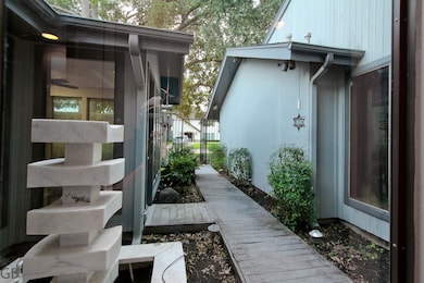 1234 Sugar Creek Blvd, Sugar Land, TX 77478 - photo 5