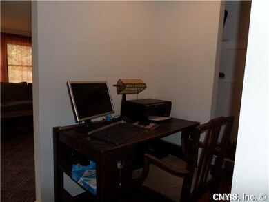Office. SMALL AREA OFF LIVING ROOM PERFECT FOR DES