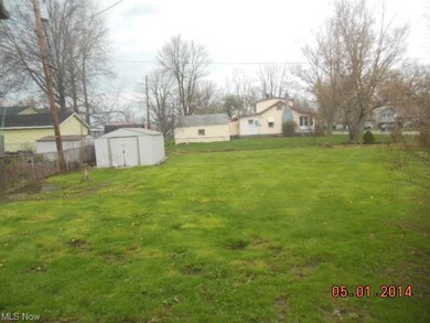 658 Pasadena Ave, Sheffield Lake, OH 44054 - photo 3