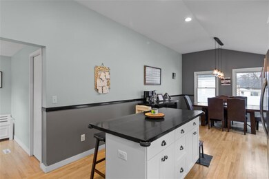 182 Colonial Dr, Portsmouth, NH 03801 - photo 5