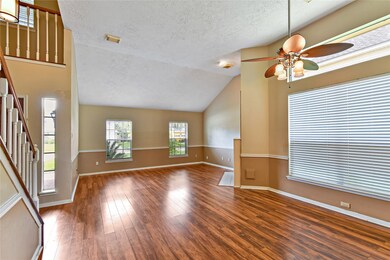 1511 Regency Ct, Friendswood, TX 77546 - photo 7