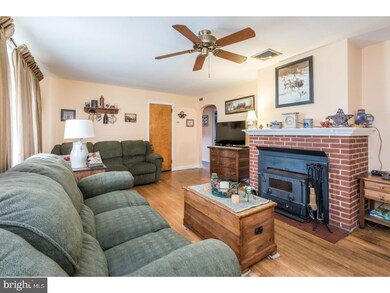 411 E Moyer Rd, Pottstown, PA 19464 - photo 3