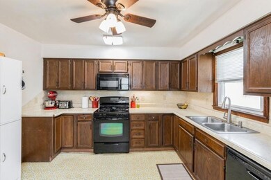 1607 E 23rd St, Des Moines, IA 50317 - photo 7