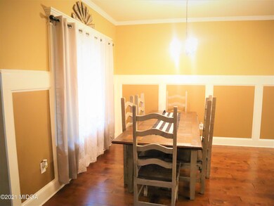 6 Dining Room