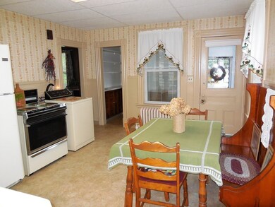 33 Temple St, Holyoke, MA 01040 - photo 5