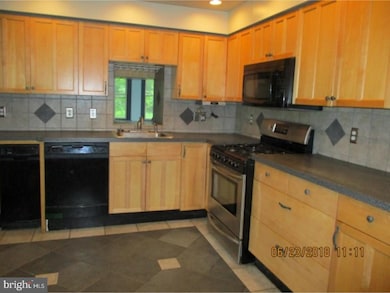 1001 Fitzwatertown Rd, Abington, PA 19001 - photo 5