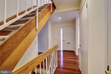 1556 Scandia Cir, Reston, VA 20190 - photo 2