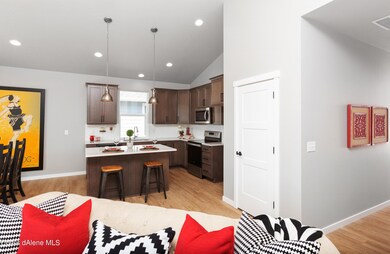 4 - Living Room.Kitchen