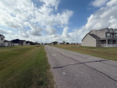 902 Lakeland Cir, Rosharon, TX 77583 - photo 4