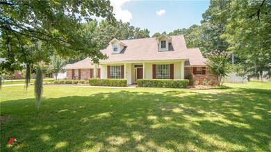 WELL MAINTAINED WOODLAKE NORTH HOME