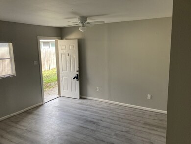 6910 Weston St unit 3, Houston, TX 77021 - photo 5