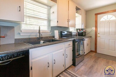 2505 SW Shunga Dr, Topeka, KS 66611 - photo 6