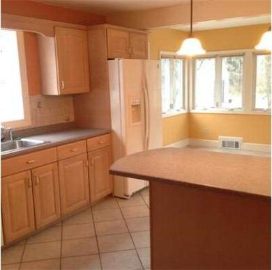 149 Pleasant St, Bridgewater, MA 02324 - photo 4