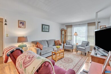 2527 Hydraulic Rd unit 9, Charlottesville, VA 22901 - photo 5