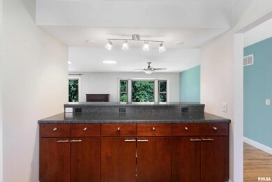 14 Oakbrook Place, Bettendorf, IA 52722 - photo 7