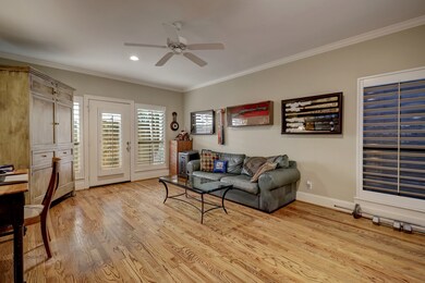 3519 Yupon St, Houston, TX 77006 - photo 3