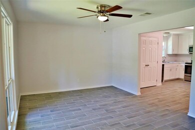 914 N Morris St, Gainesville, TX 76240 - photo 2