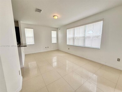 10802 NW 84th Ln, Doral, FL 33178 - photo 7