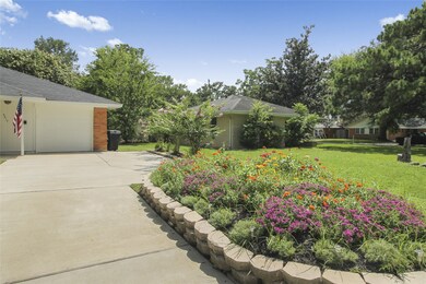 4617 De Lange Ln, Houston, TX 77092 - photo 2