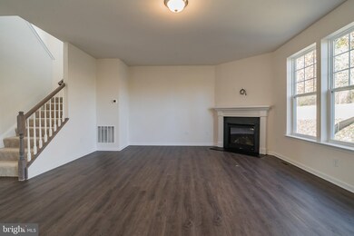 9184 Riverhill Rd, Laurel, MD 20723 - photo 5