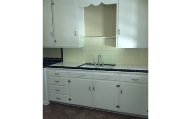 929 NW Eadie St, Lake City, FL 32055 - photo 2