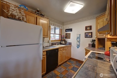 210 26th St NW unit 203/4, Long Beach, WA 98631 - photo 6