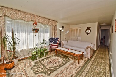 115 Hemlock Rd, Stroudsburg, PA 18360 - photo 4