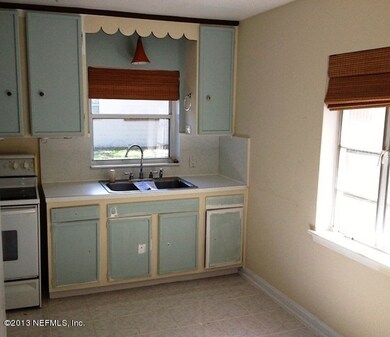 1939 Burkholder Cir E, Jacksonville, FL 32216 - photo 2