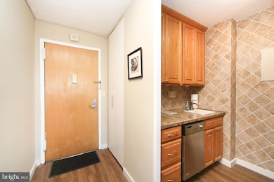 Society Hill Towers unit 21E, Philadelphia, PA 19106 - photo 3