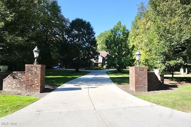 1760 Chartley Rd, Gates Mills, OH 44040 - photo 2