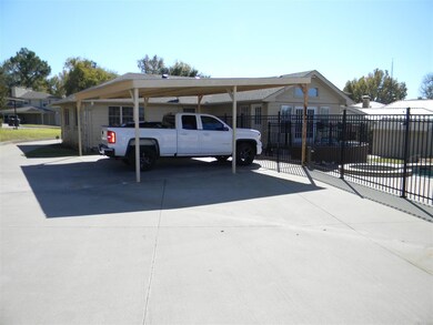 1111 Crescent Dr, Duncan, OK 73533 - photo 3