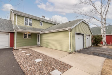 3 Linden Cir, Jefferson, WI 53549 - photo 4