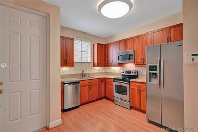 418 SW 14th Ave unit 418, Fort Lauderdale, FL 33312 - photo 2