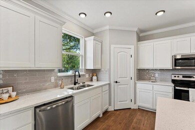 508 Royal St, Cleburne, TX 76031 - photo 6