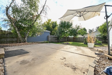 2212 Deborah Dr SW, Cedar Rapids, IA 52404 - photo 7