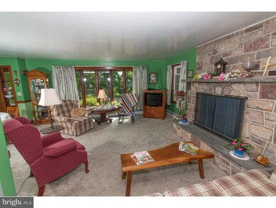 6418 Chestnut Hill Rd, Coopersburg, PA 18036 - photo 2