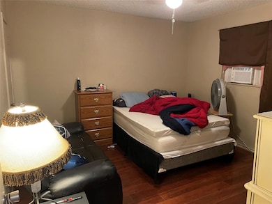 2130 B - Bedroom