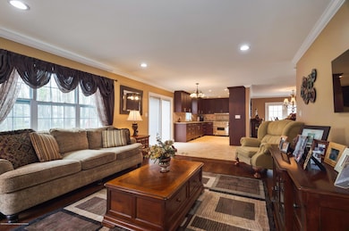 09_17WalnutCt_3001_FamilyRoom_HiRes