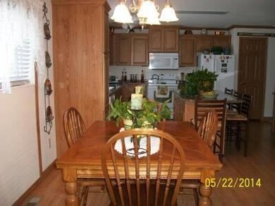hn1932-dining area