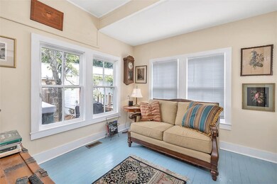 Sitting room off kitchen